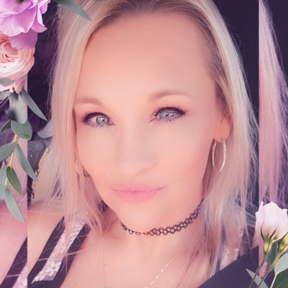 Meet your Posher, Tammy - Picture 2 of 2